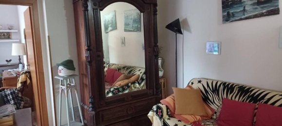 2 rooms Apartment in Prato, Italy No. 18755 4