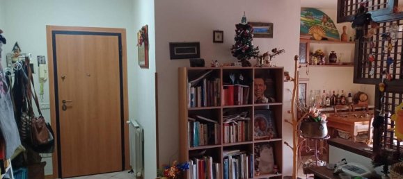 2 rooms Apartment in Prato, Italy No. 18755 7