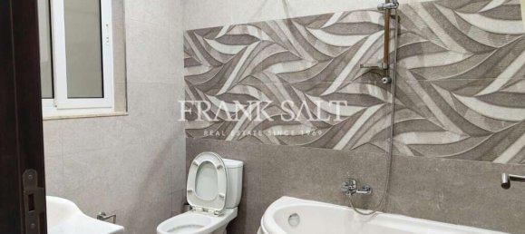 3 bedrooms Apartment in Victoria, Malta No. 6211 20