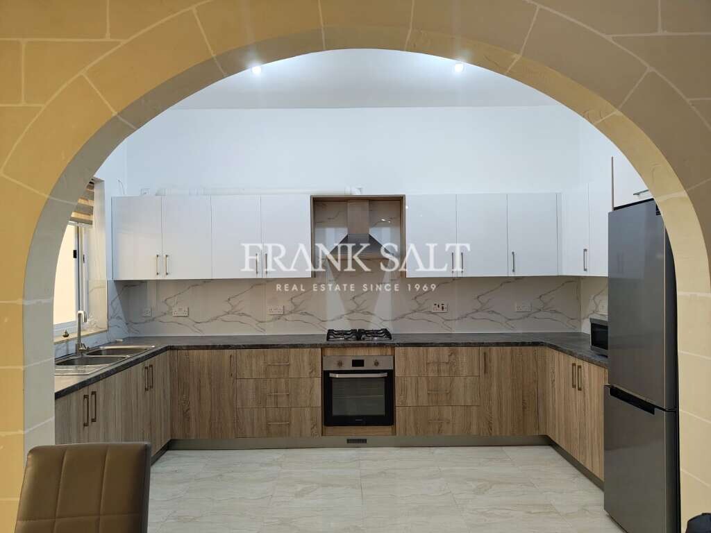 3 bedrooms Apartment in Victoria, Malta No. 6211