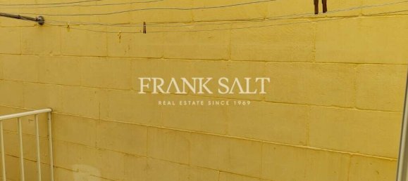 3 bedrooms Apartment in Victoria, Malta No. 6211 21