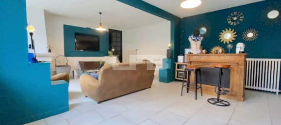 6 bedrooms House in Laigneville, France No. 76632 9