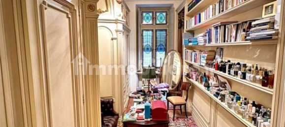 7 bedrooms Apartment in Turin, Italy No. 109673 20