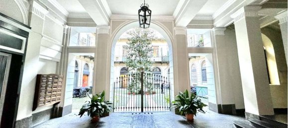 7 bedrooms Apartment in Turin, Italy No. 109673 3