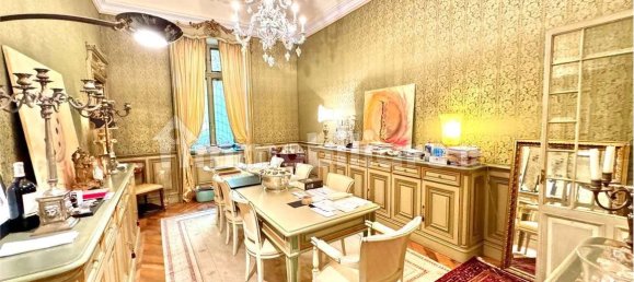 7 bedrooms Apartment in Turin, Italy No. 109673 12