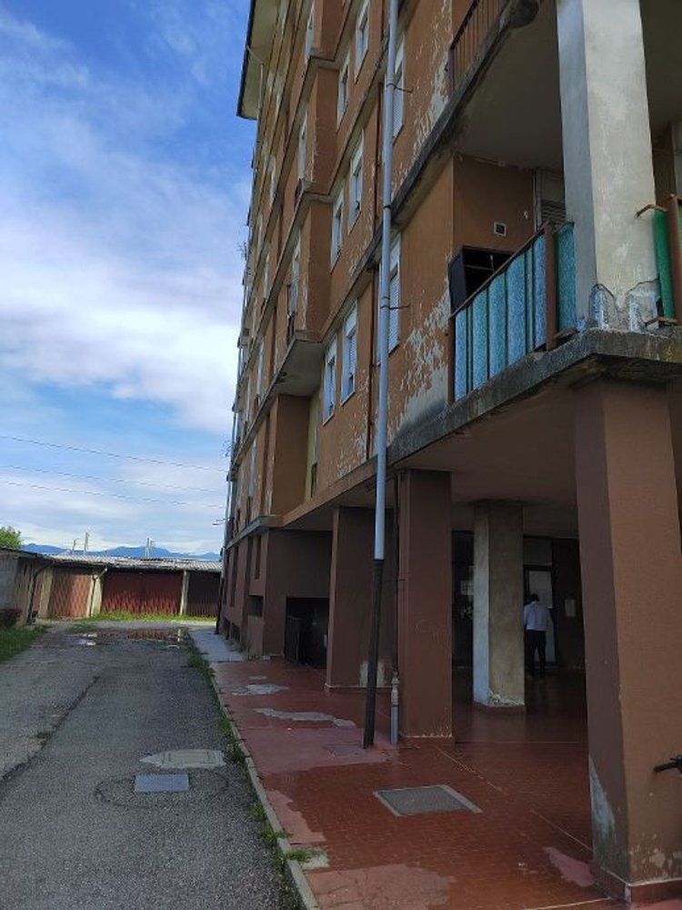 6 bedrooms Apartment in Giussano, Italy No. 391764