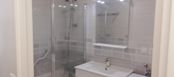 2 bedrooms Apartment in Issy-les-Moulineaux, France No. 182758 3