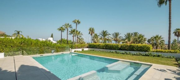 5 bedrooms Villa in Marbella, Spain No. 96992 6