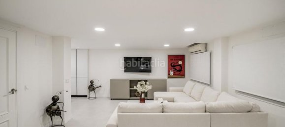 5 bedrooms Villa in Marbella, Spain No. 96992 11