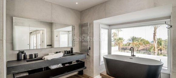 5 bedrooms Villa in Marbella, Spain No. 96992 27