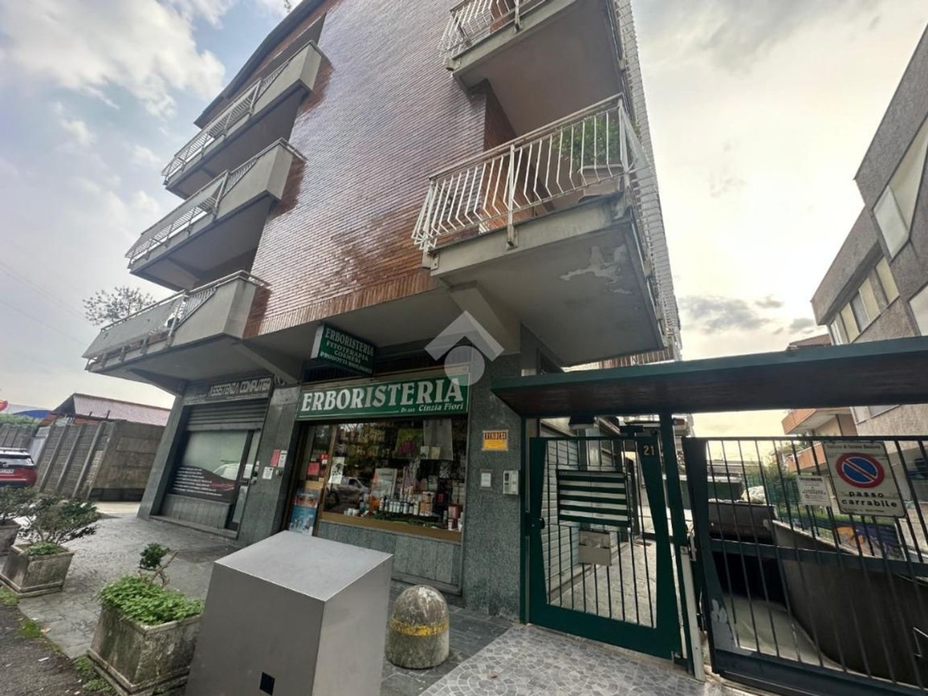 Propriété commerciale à Cesano Boscone, Italy 54m² No. 395605