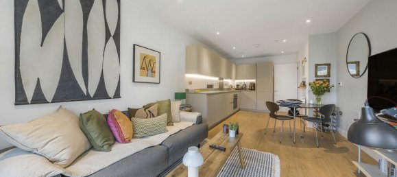 1 bedroom Apartment in London, United Kingdom No. 7634 3