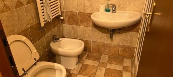 Коммерческая недвижимость с 1 комнатой в Сеньи, Италия № 267783 4