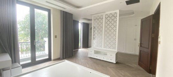 Villa de 3 dormitorios en Gia Lam, Vietnam No. 469 6