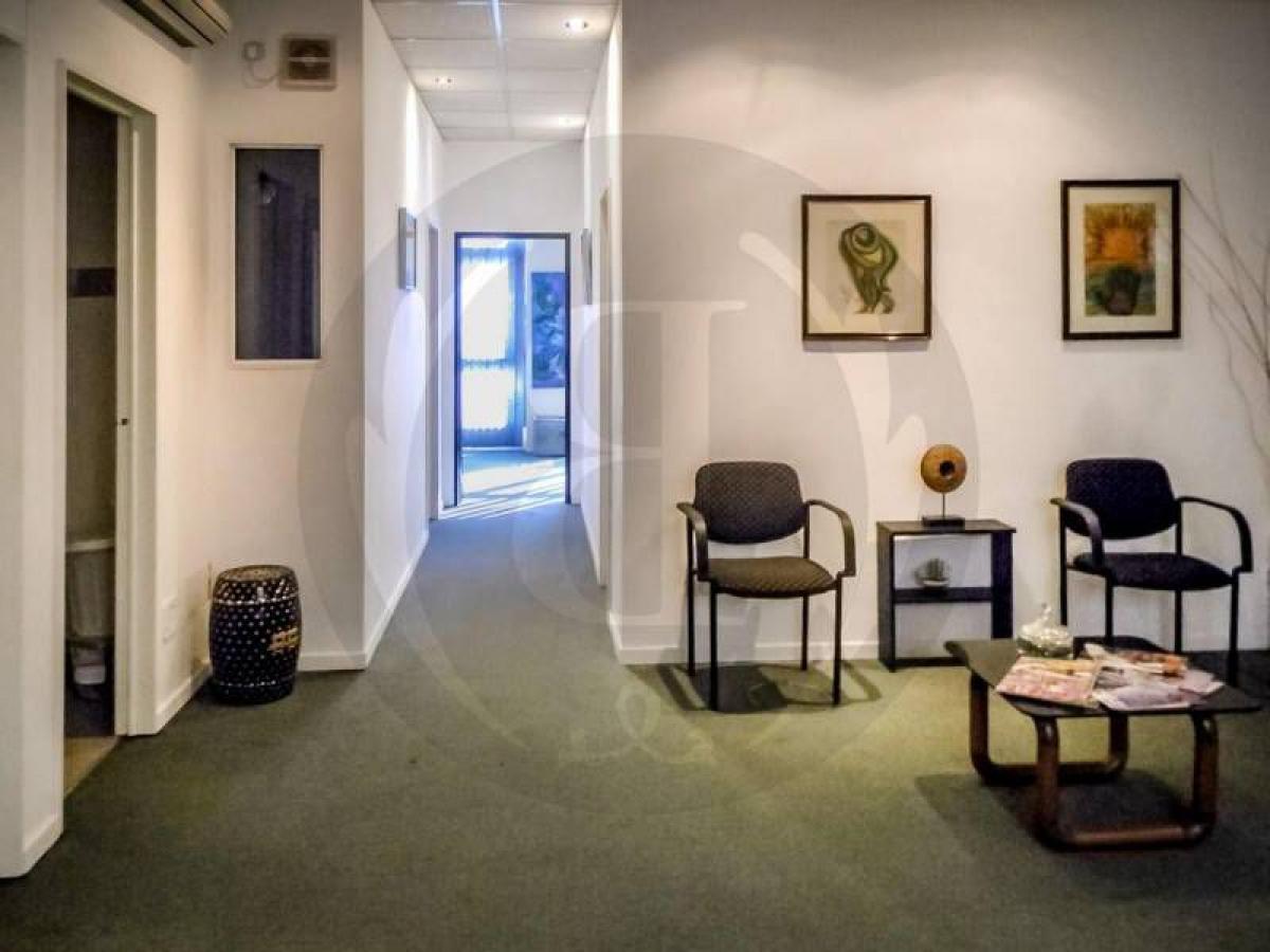 85m² Office in Pilar, Argentina No. 104401