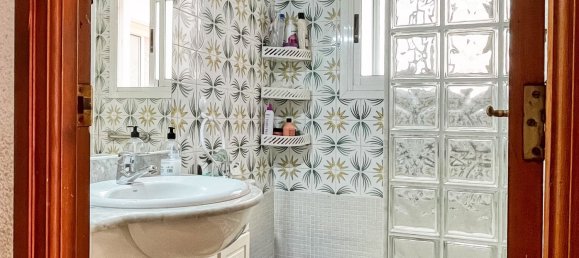 Apartamento de 4 dormitorios en València, Spain No. 141501 18