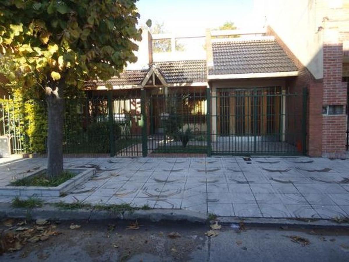 Дом с 3 спальнями в Bermudez, Аргентина № 63137