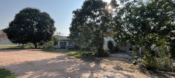  Commercial property in Si Racha, Thailand No. 20498 2