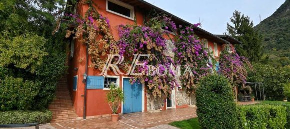 5 bedrooms Castles in Salò, Italy No. 59714 2