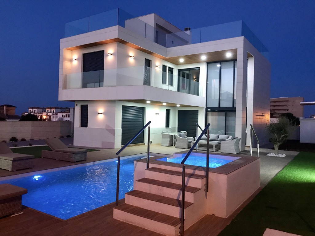 3 bedrooms Villa in Campoamor, Spain No. 290491