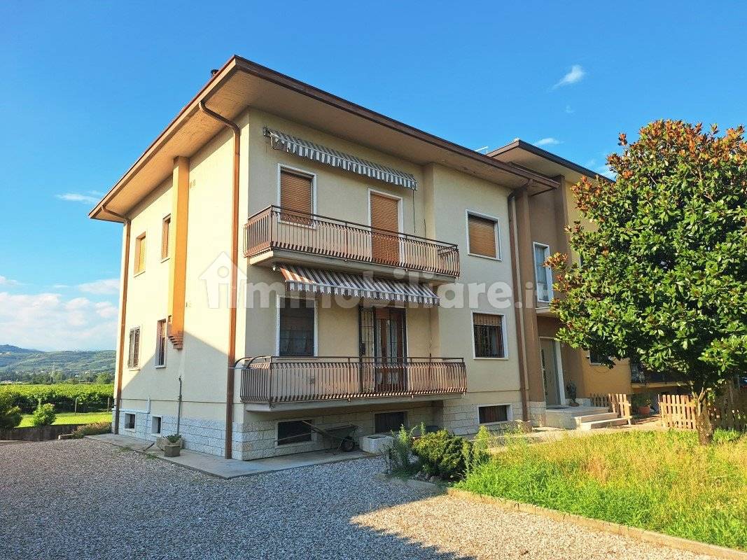 6 غرف نوم شقة في San Martino Buon Albergo, Italy رقم 271284