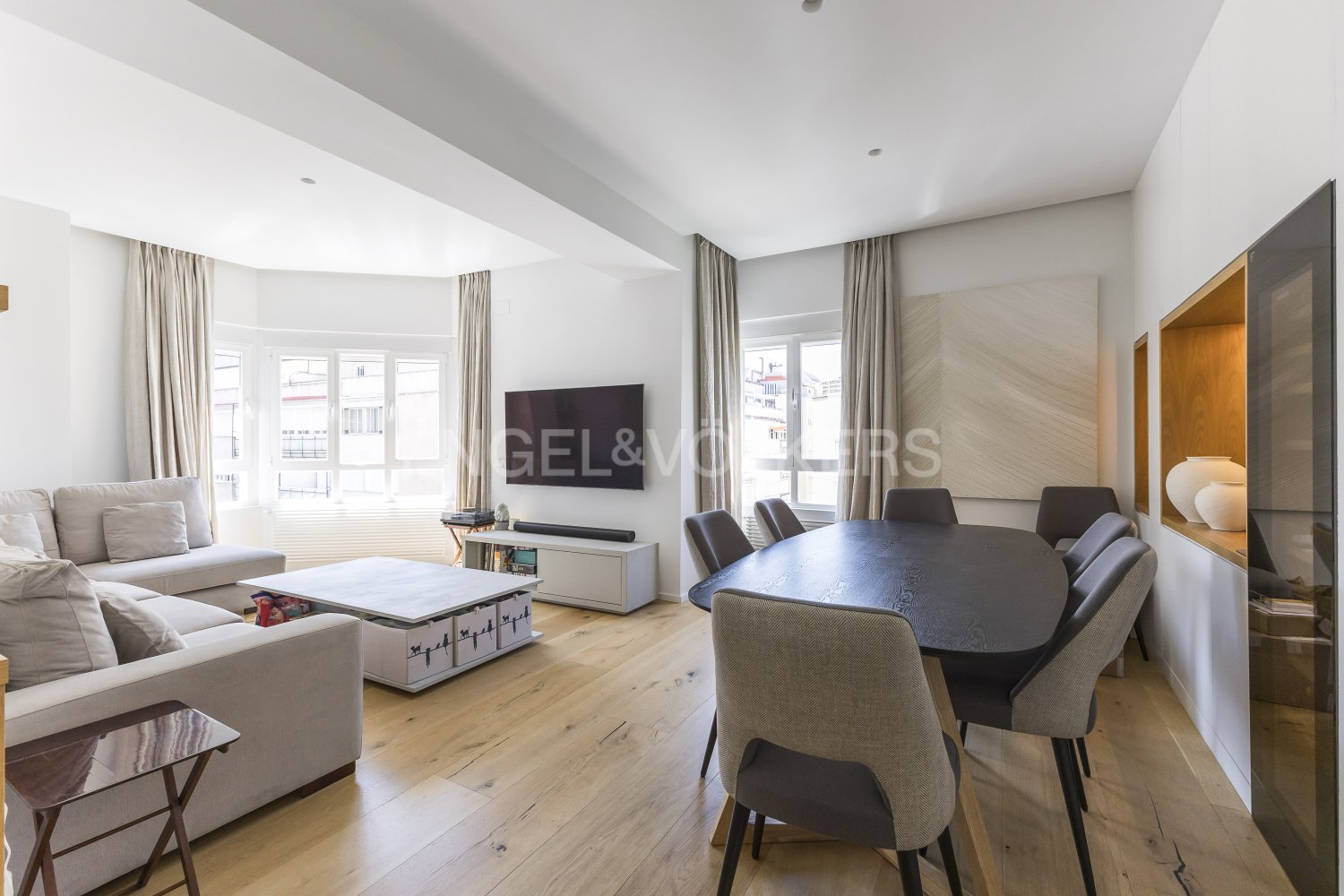 3 bedrooms Apartment in Madrid, Spain No. 148674