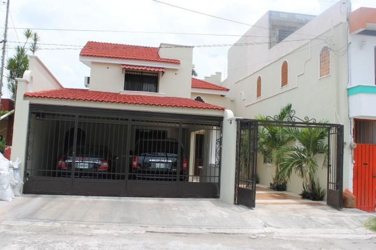 3 bedrooms House in Yucatan, Mexico No. 148260