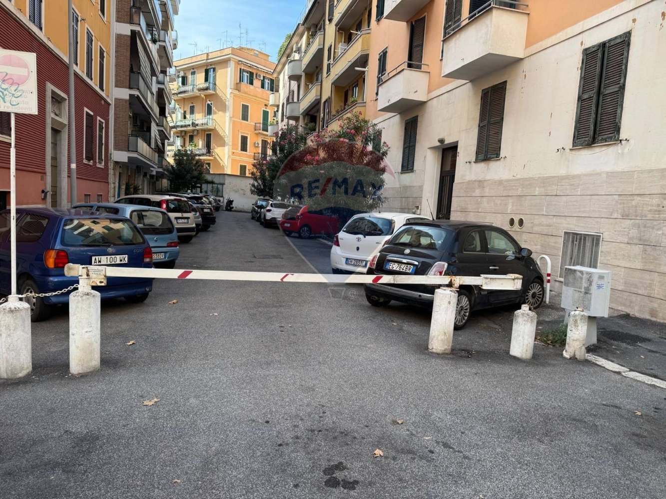 1 room Garage in Rome, Italy No. 346100