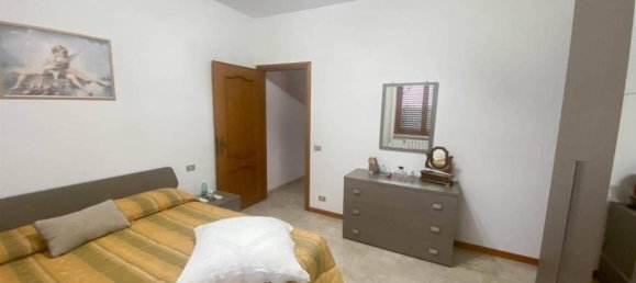 Apartamento de 6 habitaciónes en Luni, Italy No. 35274 9