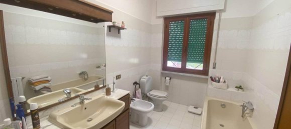 Apartamento de 6 habitaciónes en Luni, Italy No. 35274 14