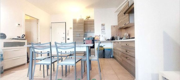 3 rooms Apartment in Modena, Italy No. 290500 6