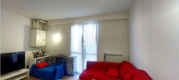 3 rooms Apartment in Modena, Italy No. 290500 8