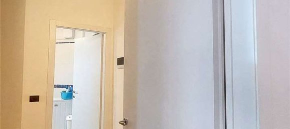 3 rooms Apartment in Modena, Italy No. 290500 17