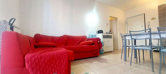 3 rooms Apartment in Modena, Italy No. 290500 5