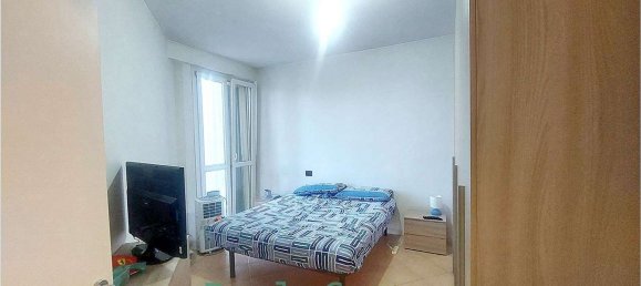 3 rooms Apartment in Modena, Italy No. 290500 12
