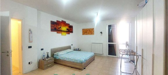 3 rooms Apartment in Modena, Italy No. 290500 25