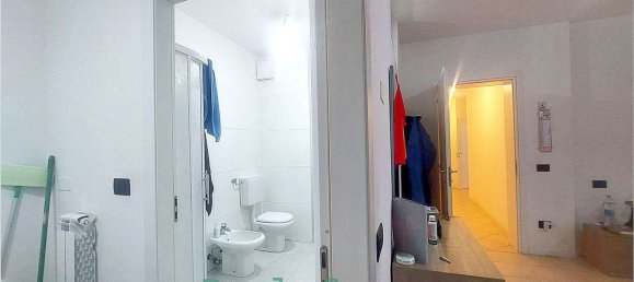 3 rooms Apartment in Modena, Italy No. 290500 34