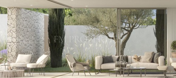 4 bedrooms Villa in Marbella, Spain No. 80049 3