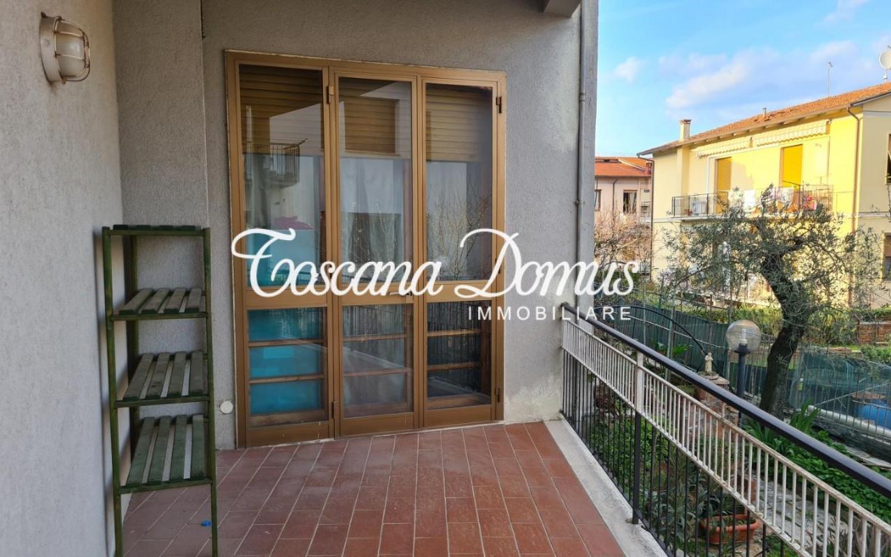 5 rooms Apartment in Siena, Italy No. 23288