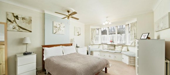 4 bedrooms House in London, United Kingdom No. 11570 12