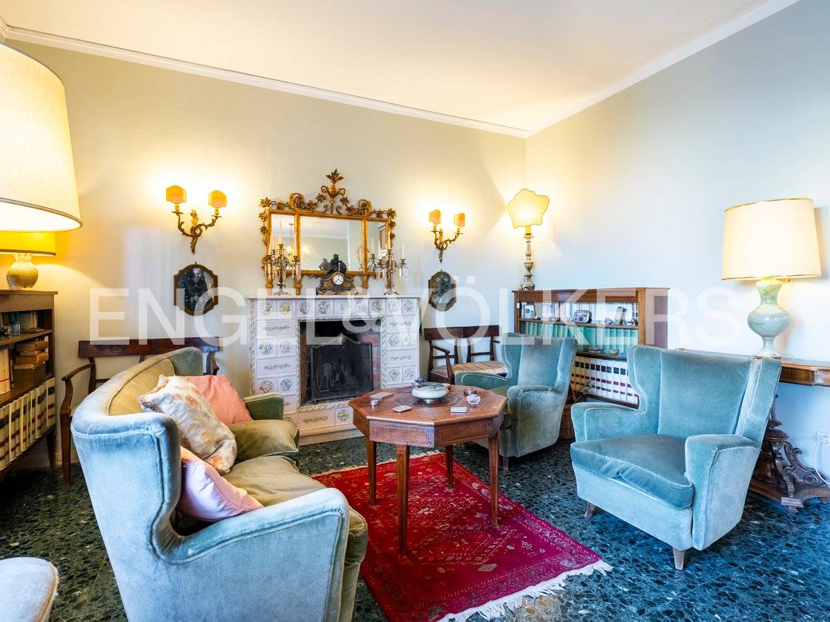 3 bedrooms Apartment in Florence, Italy No. 132112