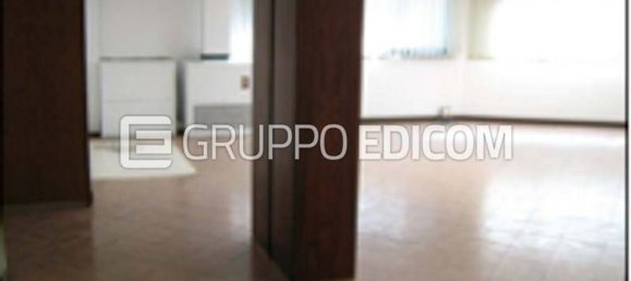 255m² Commercial property in Padua, Italy No. 365052 8