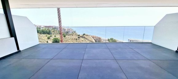 Квартира с 2 спальнями в Фуэнхирола, Испания № 179975 2