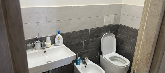 6 rooms House in Pomezia, Italy No. 17037 24