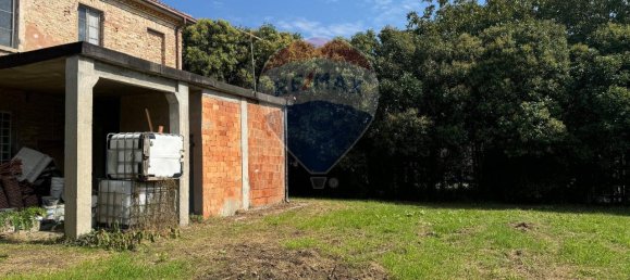 Дом с 6 комнатами в Альфонсине, Италия № 162787 14