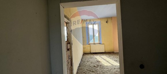 Дом с 6 комнатами в Альфонсине, Италия № 162787 8