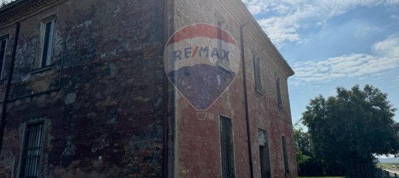 Дом с 6 комнатами в Альфонсине, Италия № 162787 12