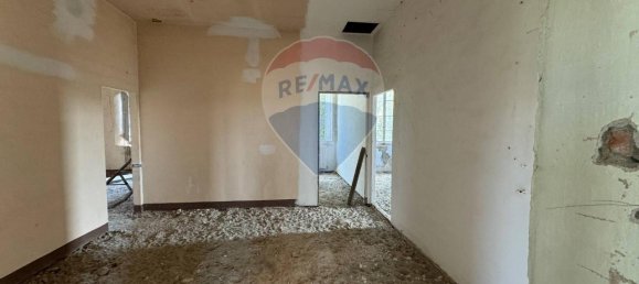 Дом с 6 комнатами в Альфонсине, Италия № 162787 9