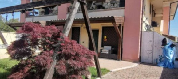 Apartamento de 3 dormitorios en Pomezia, Italy No. 205978 8