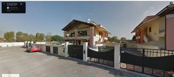 Apartamento de 3 dormitorios en Pomezia, Italy No. 205978 3